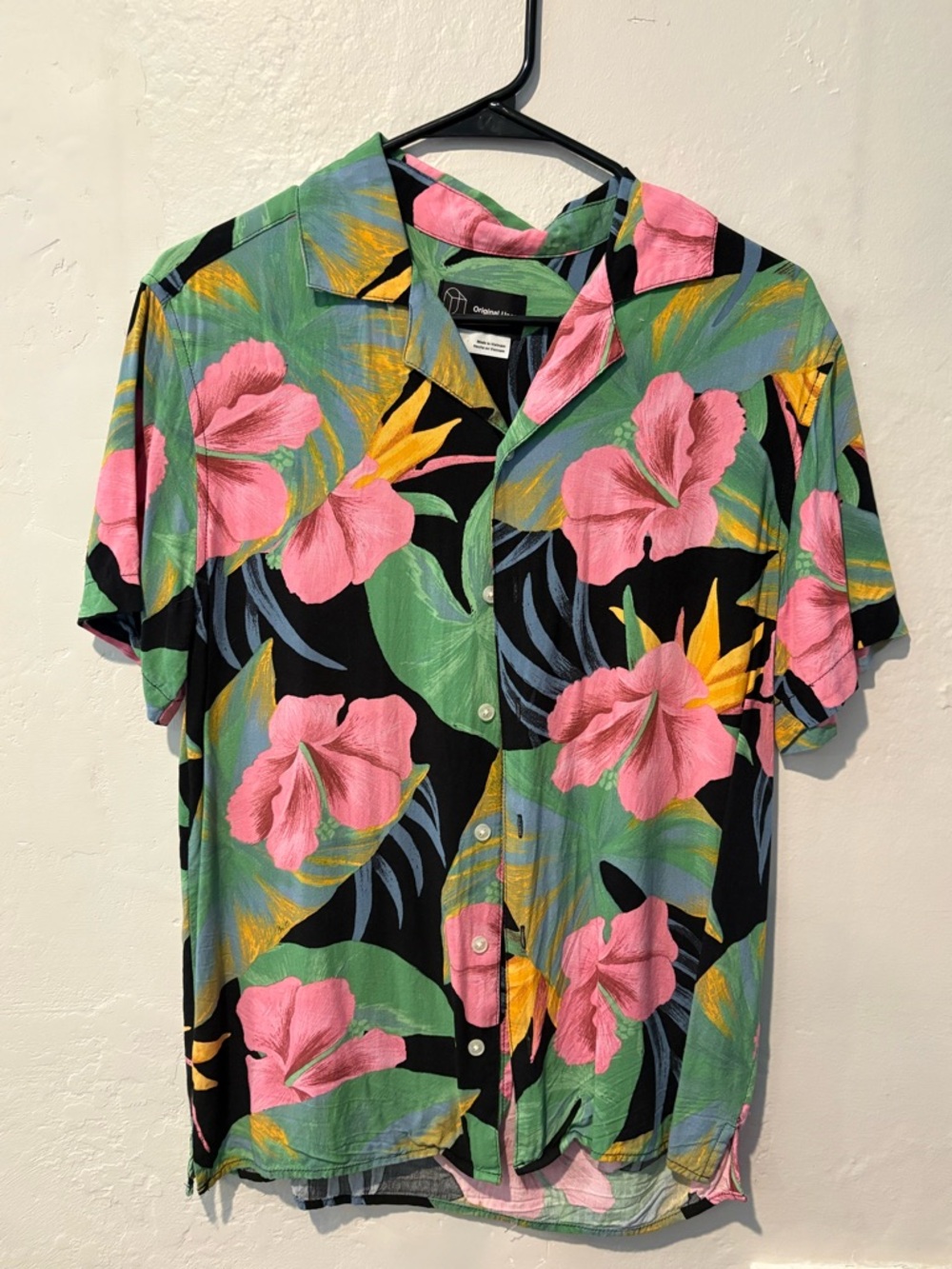 Original Use Men's Black Hawaiian Button-Up Shirt with Pink & Green Floral Print
